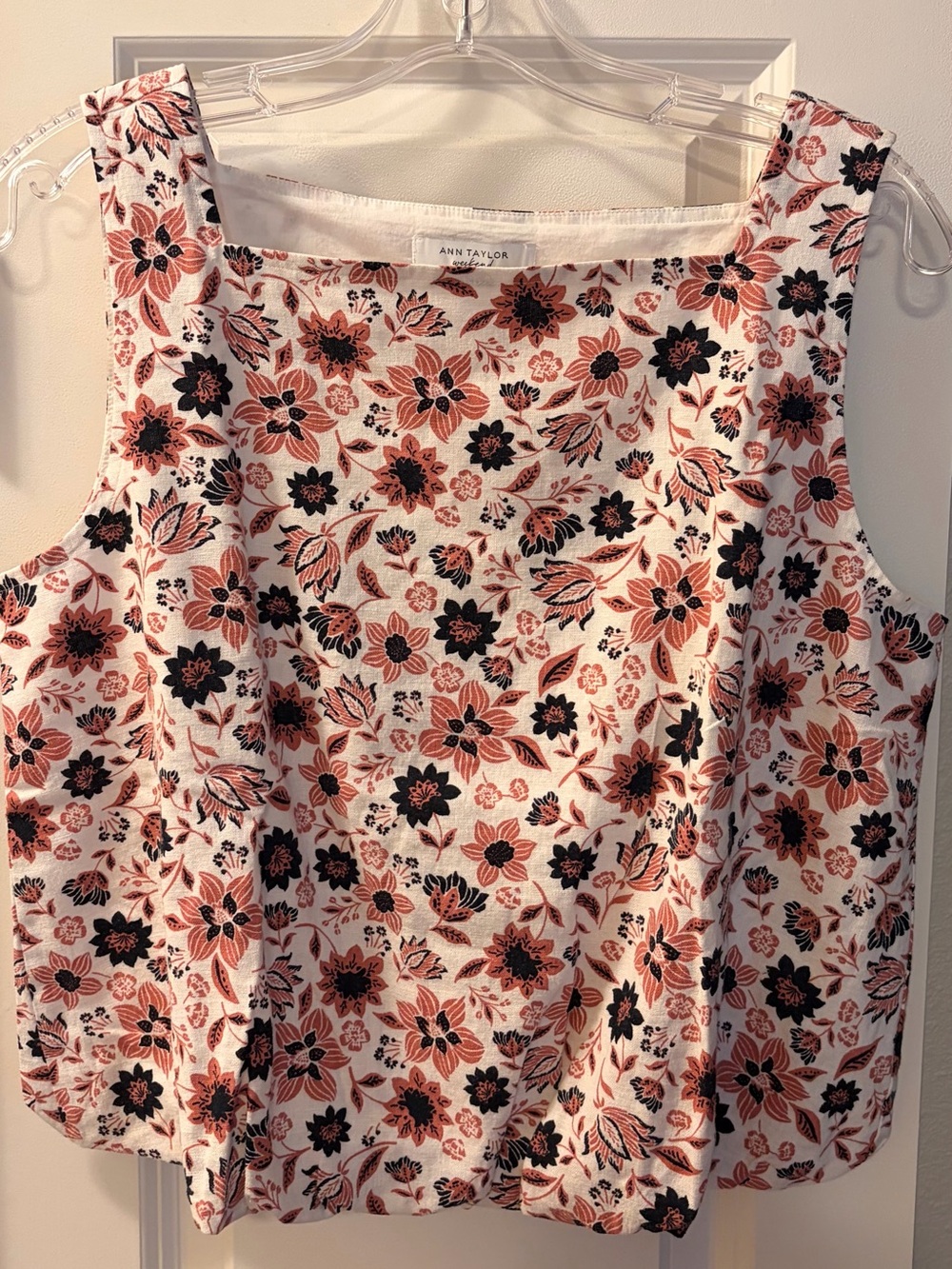 Ann Taylor White Bubble Crop Top with Coral and Black Floral Print NTW
